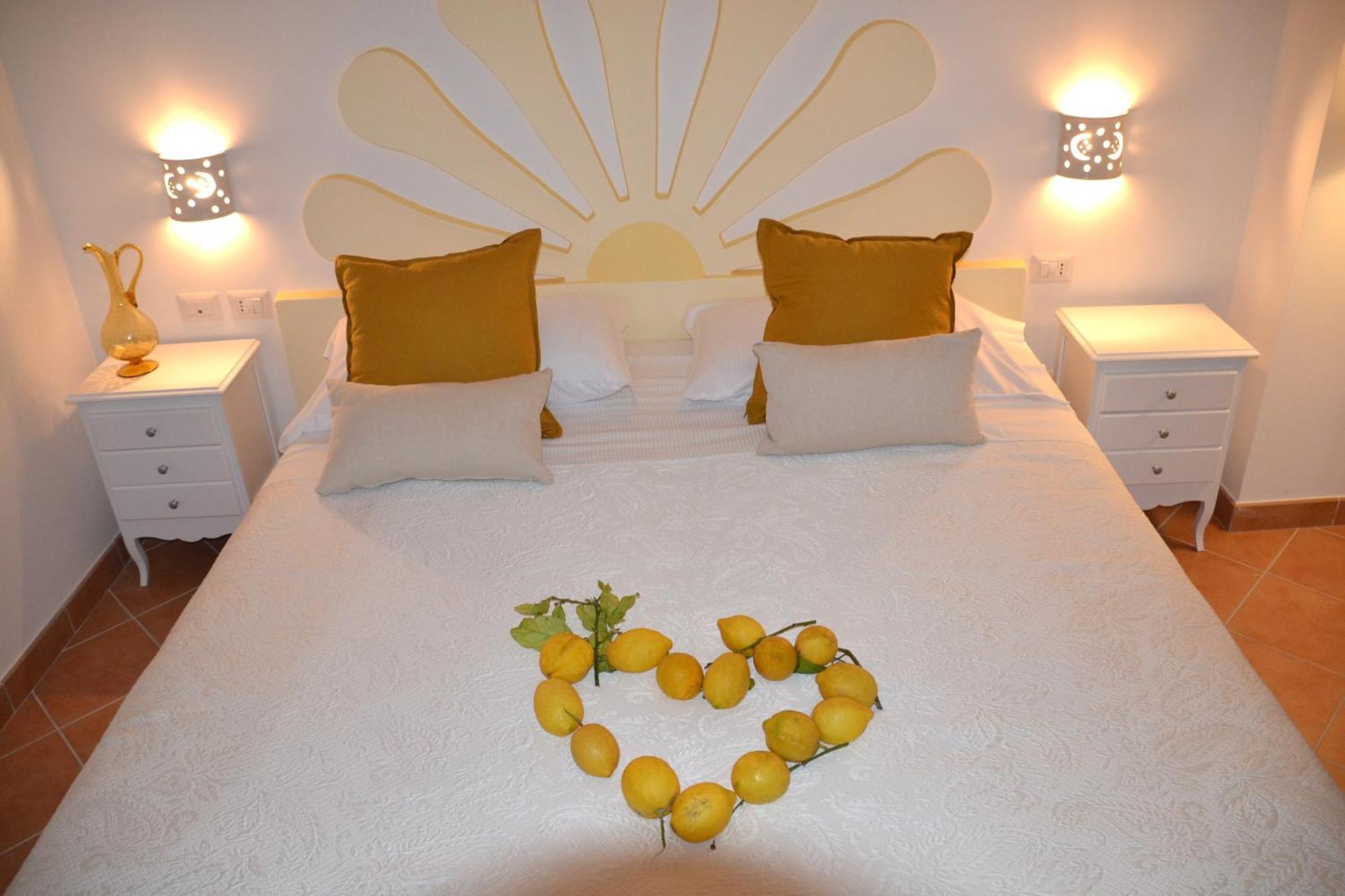 Villa Santa Chiara Positano Suites Экстерьер фото